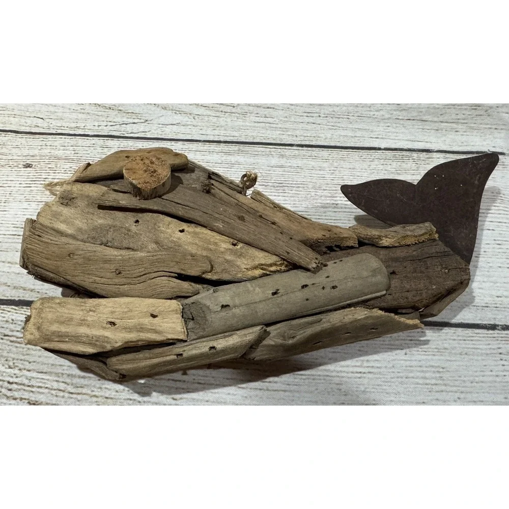 Lot of 2 Driftwood & Metal Whale and Seahorse Hanging Decor 6